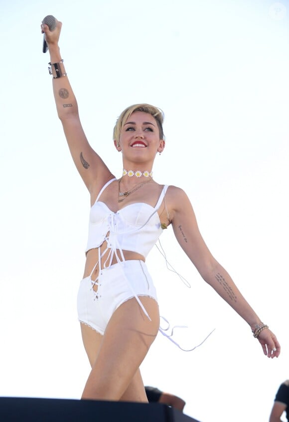 Miley Cyrus sur la scène du iHeartRadio Music Festival au MGM Grand Arena à Las Vegas, le 21 septembre 2013.