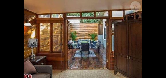 La belle Zoe Saldana a mis en vente sa villa de Los Angeles pour 1,2 million de dollars.
