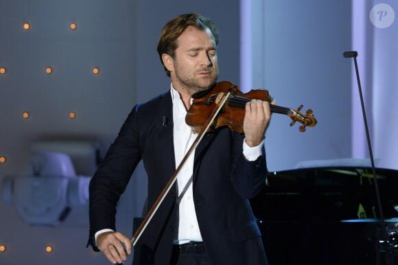 Renaud Capucon - Enregistrement de l'emission "Vivement Dimanche" a Paris le 24 septembre 2013. L'emission sera diffusee le 29 septembre 2013.  Tapping of the Tv show " Vivement dimanche" in Paris, France on september 24, 2013.24/09/2013 - Paris