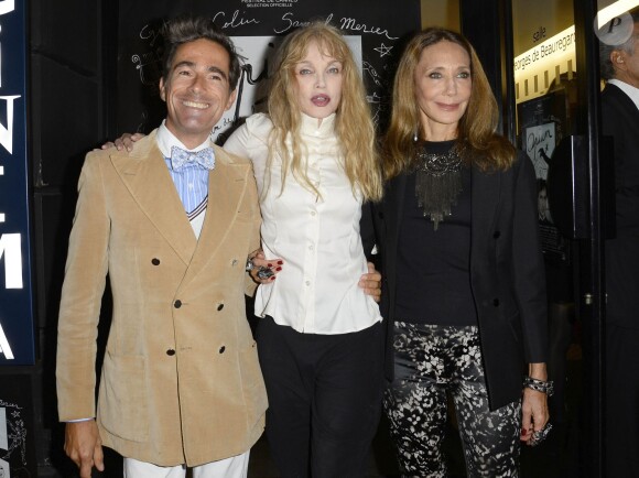 Vincent Darré, Arielle Dombasle et Marisa Berenson lors de la première du film Opium au cinéma Le Saint-Germain à Paris, le 27 septembre 2013.