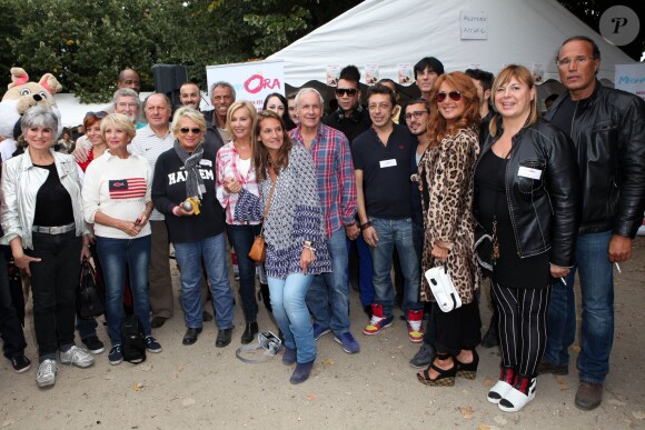 Tournoi de pétanque organisé place des Invalides à Paris et dont les fonds ont été reversés à l'association Meghanora, seule association en Europe à aider la recherche concernant les tumeurs rénales de l'enfant. Le 29 septembre 2013. 