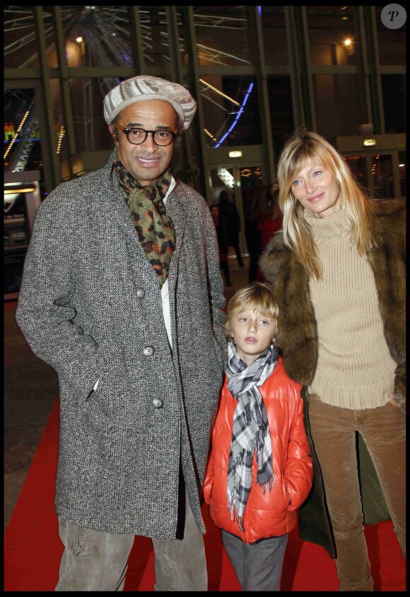 Yannick Noah, Isabelle Camus et leur fils Joalukas au Grand Palais à Paris le 15 décembre 2011