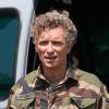 Denis Brogniart, souriant, a participé à un exercice de sauvetage aux côtés de commandos de l'armée de l'air juste après le défilé du 14 juillet sur la place des Invalides à Paris, en descendant en corde lisse d'un hélicoptère