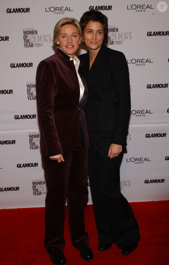 Ellen DeGeneres et Alexandra Hedison lors de la soirée Glamour Women of the Year Awards à New York le 10 novembre 2003