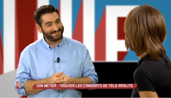 Le présentateur Mouloud Achour et Neige Guitoun parlent de Nabilla dans Clique, le 5 octobre 2013.