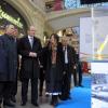 Le prince Albert II de Monaco et Vladimir Poutine ont inauguré ensemble une exposition de torches olympiques à Moscou en Russie le 4 octobre 2013 à l'occasion du début du parcours de la flamme olympique pour les JO de Sootchi.