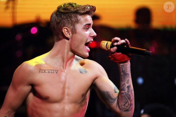 Justin Bieber en concert avec le Believe World Tour à Pekin, en Chine, le 29 septembre 2013.