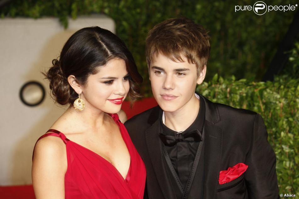 Justin Bieber et Selena Gomez à la soirée Vanity Fair Academy Awards Party au Sunset Tower de Los Angeles, le 27 février 2011.