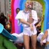 Invitée lundi 7 octobre 2013 du Today Show à New York, Miley Cyrus a chanté We Can't Stop et Wrecking Ball, extrait de son album Bangerz.