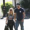Les jeunes parents Fergie et Josh Duhamel visitent le chantieur de leur future maison à Brentwood, le 7 octobre 2013.