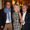 Philippe Lavil et Jean Daniel Lorieux et sa femme Laura Restelli Brizard posent pour le 6eme prix d'art contemporain a l'hotel Meurice a Paris, le 07 octobre 201307/10/2013 - Paris
