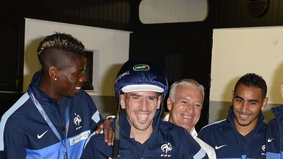 Franck Ribéry : Jockey blagueur avec l'Équipe de France de foot à Vincennes