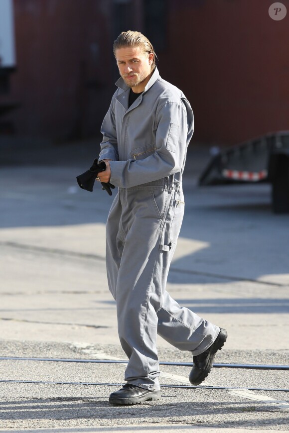 Charlie Hunnam à Los Angeles le 25 septembre 2013