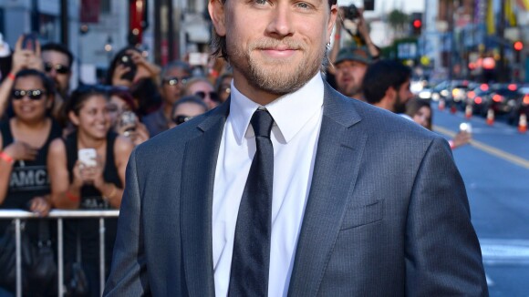 Fifty Shades of Grey : Charlie Hunnam (Christian Grey) abandonne le film