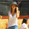 Jessica Alba emmène ses filles Honor et Haven au "Mr. Bones Pumpkin Patch" à West Hollywood, le 12 octobre 2013.