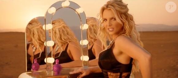 Britney Spears est retouchée dans le clip de Work Bitch.