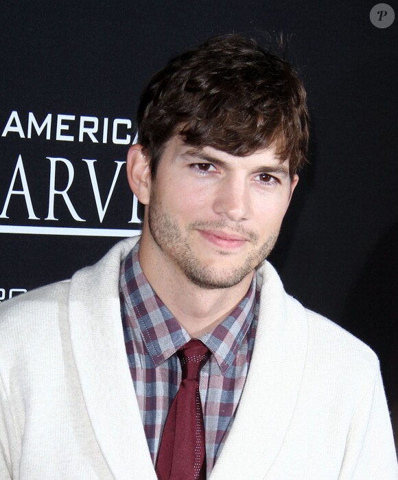 Ashton Kutcher - Première du film "Jobs" à Los Angeles, le 13 août 2013.