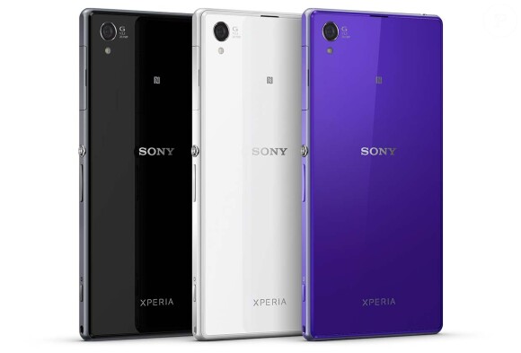 Le Xperia Z1 de Sony se décline en noir, blanc et violet tendance