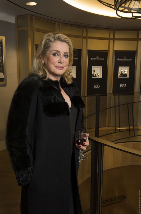 Catherine Deneuve à la soirée Jaeger-LeCoultre organisée à Paris Place Vendôme pour le premier anniversaire de la nouvelle boutique de la maison. Le 17 octobre 2013