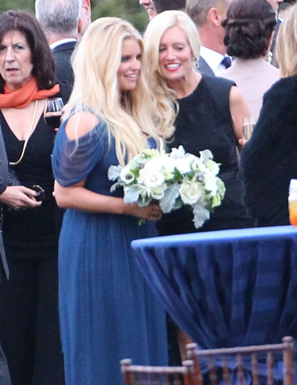 Exclusif - Jessica Simpson, superbe demoiselle d'honneur au mariage de son agent Lauren Auslander, à Rhode Island le 11 octobre 2013