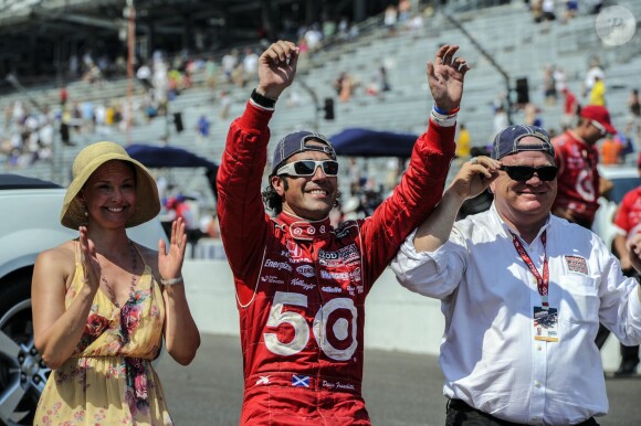 Le pilote en Indycar Dario Franchitti, avec Ashley Judd, lors de la course d'Indianapolis le 27 mai 2012