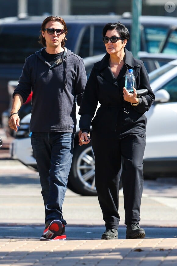 Jonathan Cheban et Kris Jenner à Malibu, le 19 octobre 2013.