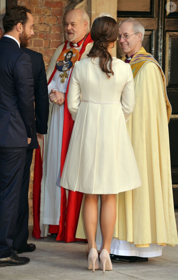 Pippa et James Middleton accueillis par l'archevêque de Canterbury au baptême du prince George de Cambridge, 3 mois, le 23 octobre 2013 au palais Saint James, à Londres.