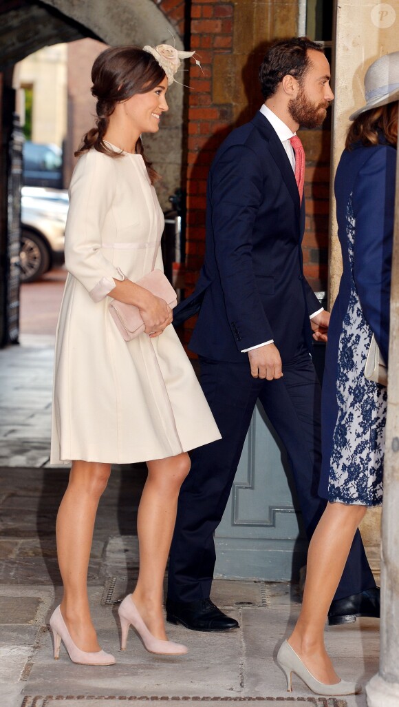 Pippa et James Middleton arrivent au baptême du prince George de Cambridge, 3 mois, le 23 octobre 2013 au palais Saint James, à Londres.