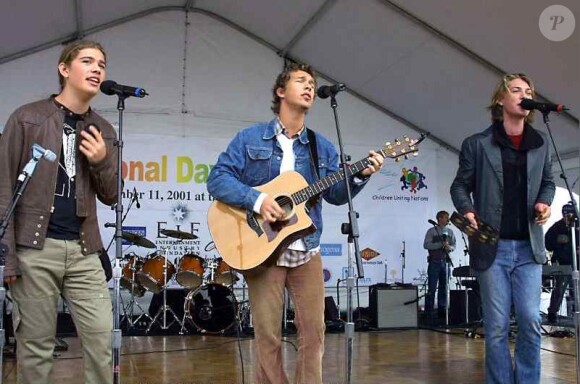 Les frères Hanson en concert à Santa Monica en 2001.