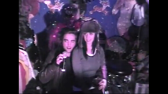Katy Perry et Robert Pattinson: Ivres, ils se lâchent sur un karaoké coquin