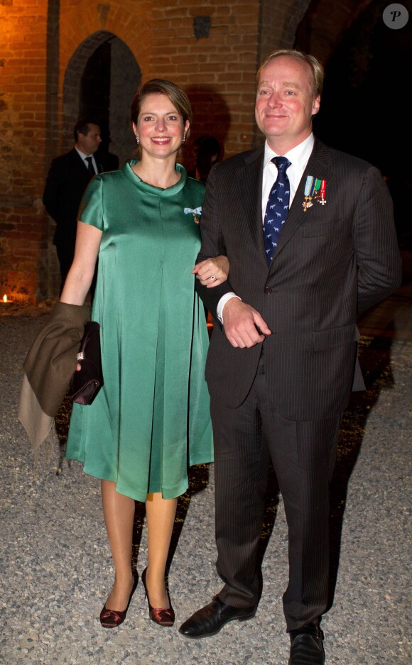 Le prince Carlos de Bourbon-Parme et la princesse Annemarie, enceinte de leur deuxième enfant, lors de la réunion de famille traditionnelle, le 28 septembre 2013 à Plaisance. Le 17 octobre 2013, leur fille Cecilia est née.