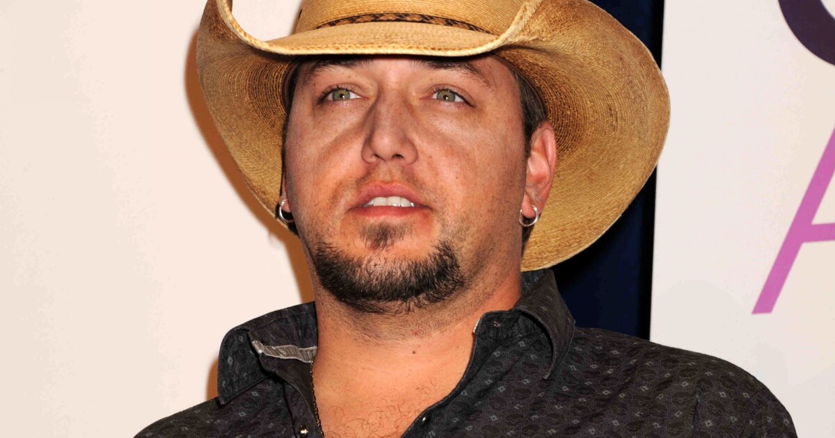 Jason Aldean : Le bus de la star country fait un mort dans un terrible accident