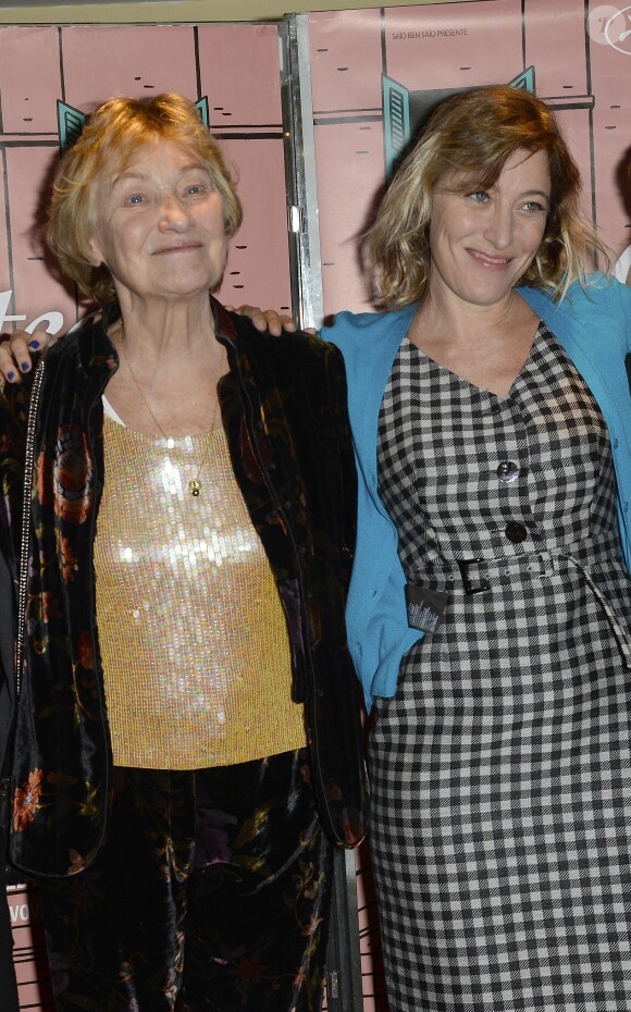 Valeria Bruni-Tedeschi et sa mère Marisa Borini lors de la première du film "Un château en Italie" à Paris, le 29 octobre 2013.