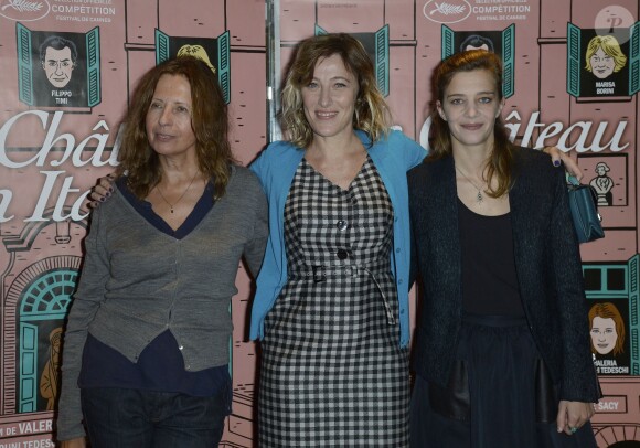 Marie Rivière, Valeria Bruni-Tedeschi et Céline Sallette lors de la première du film "Un château en Italie" à Paris, le 29 octobre 2013.