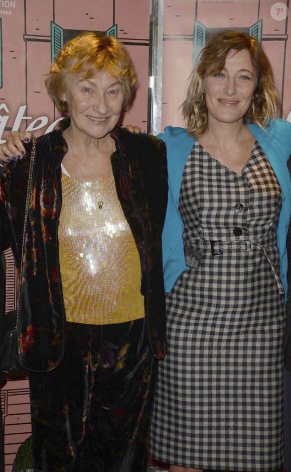 Valeria Bruni-Tedeschi et sa mère Marisa Bruni-Tedeschi à l'avant-première parisienne du film "Un château en Italie", à Paris le 29 octobre 2013.