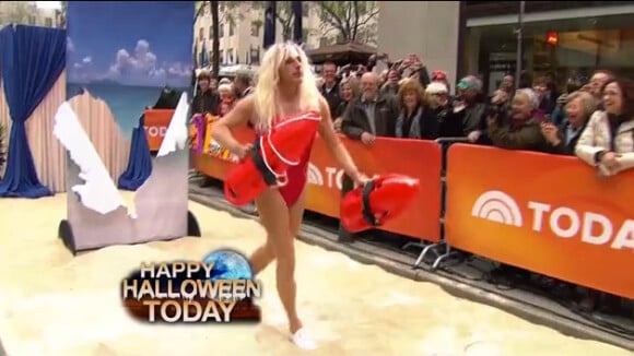Pamela Anderson ou Matt Lauer: Qui est la plus sexy en sirène d'Alerte à Malibu?