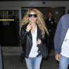 Shakira à l'aéroport de Los Angeles le 27 octobre 2013