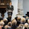 Lecture du roi Willem-Alexander des Pays-Bas. Près de 900 personnes ont pris place en la Vieille Eglise de Delft le 2 novembre 2013 pour l'hommage officiel au prince Friso, décédé le 12 août à 44 ans.