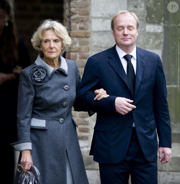 La princesse Irene des Pays-Bas et son fils le prince Carlos de Bourbon-Parme à la commémoration du prince Friso d'Orange-Nassau en la Vieille Eglise de Delft (La Haye) le 2 novembre 2013.