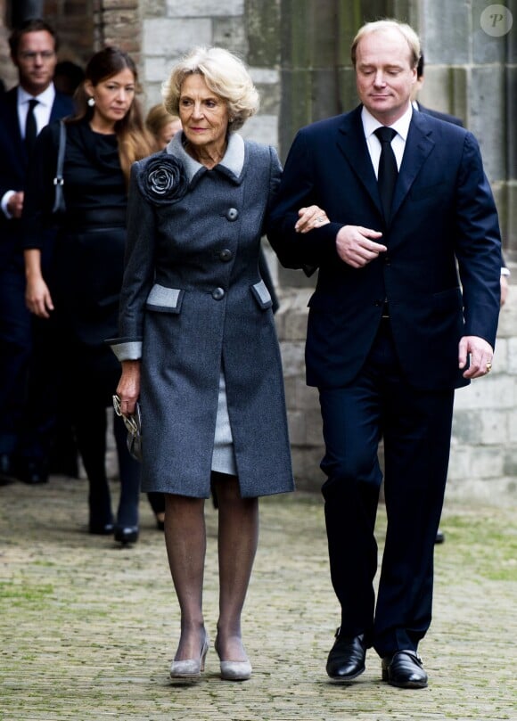 Irene des Pays-Bas et son fils le prince Carlos de Bourbon-Parme à la commémoration du prince Friso d'Orange-Nassau en la Vieille Eglise de Delft (La Haye) le 2 novembre 2013.
