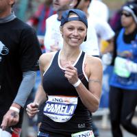 Pamela Anderson au marathon de New York : Épuisée au côté de Marie-José Pérec