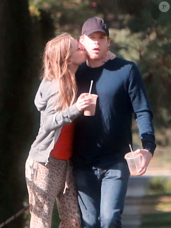 Exclusif - Michael C. Hall et sa petite amie Morgan MacGregor passent un moment romantique, à Los Feliz, le 3 novembre 2013.