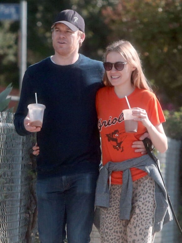 Exclusif - L'acteur Michael C. Hall et sa petite amie Morgan MacGregor passent un moment romantique, à Los Feliz, le 3 novembre 2013.