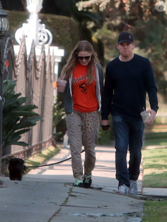 Exclusif - Michael C. Hall et sa petite amie Morgan MacGregor passent un moment romantique, à Los Feliz, le 3 novembre 2013.