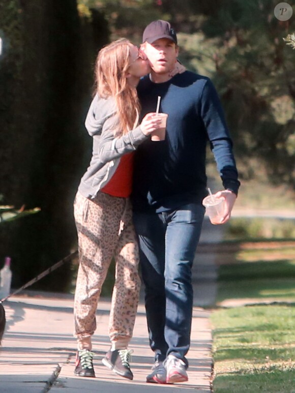 Exclusif - Michael C. Hall et sa petite amie Morgan MacGregor passent un moment romantique, à Los Feliz, le 3 novembre 2013.