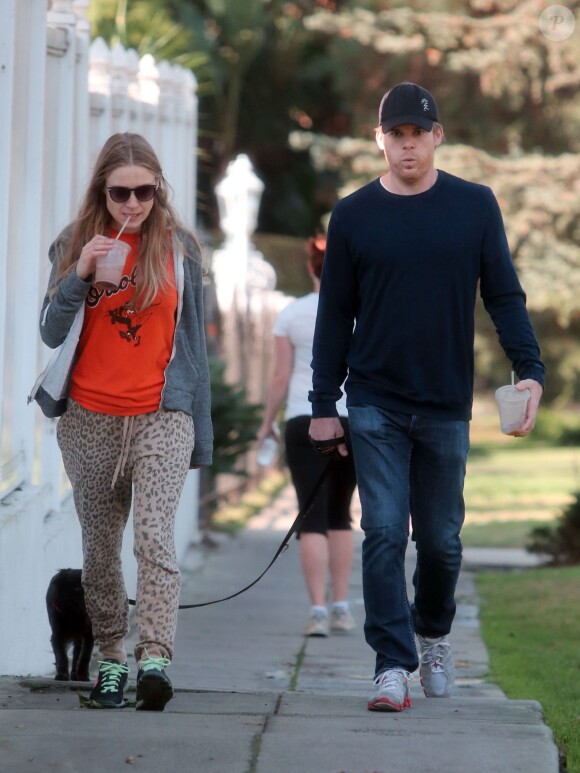 Exclusif - Michael C. Hall et sa petite amie Morgan MacGregor passent un moment romantique, à Los Feliz, le 3 novembre 2013.
