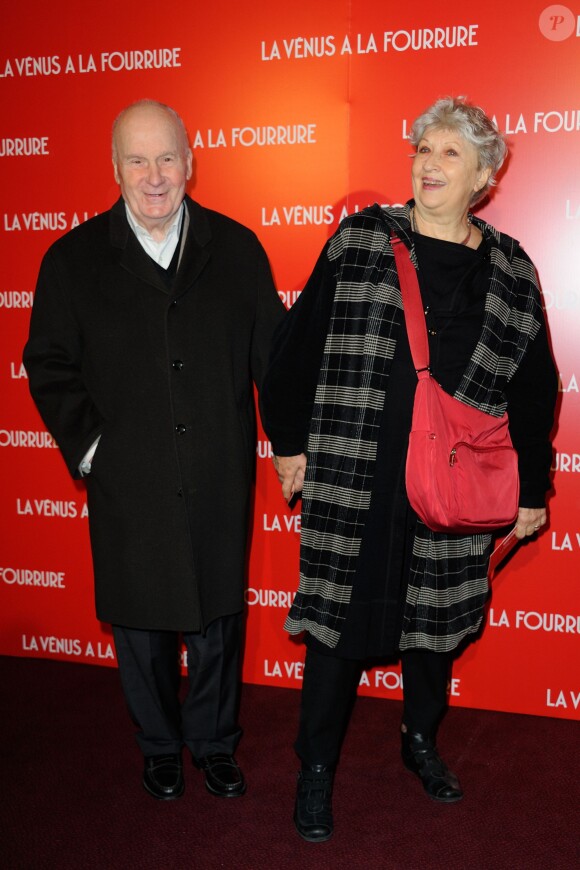 Michel Bouquet et sa femme Juliette Carré lors de la première du film La Vénus à la fourrure à Paris le 4 novembre 2013.