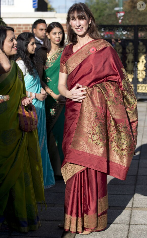 Samantha Cameron, la femme du Premier ministre britannique, en visite dans un temple hindou de Londres le 4 novembre 2013.