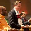 David Cameron en visite dans un temple hindou de Londres le 4 novembre 2013.