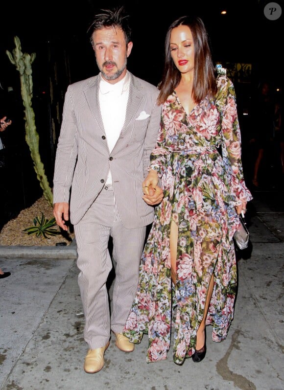 David Arquette et sa compagne Christina McLarty arrivant dans un club de Hollywood le 30 mars 2013